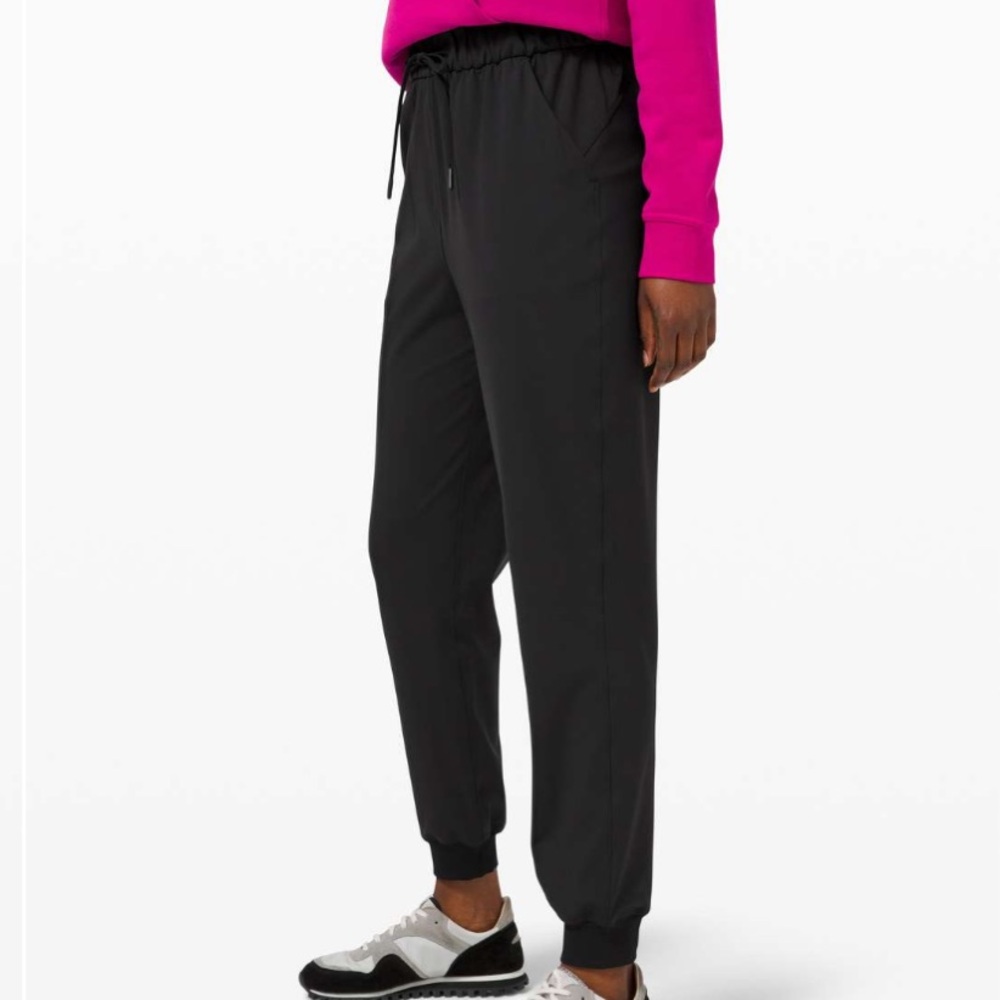 Lululemon Keep Moving Jogger in Black